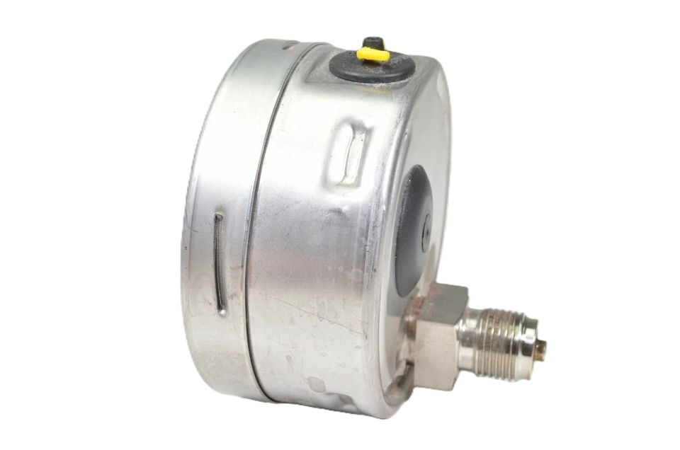 WIKA Arka Bağlantılı Ekseni Kaçık Manometre Ø100mm 600 Bar CL 1,0